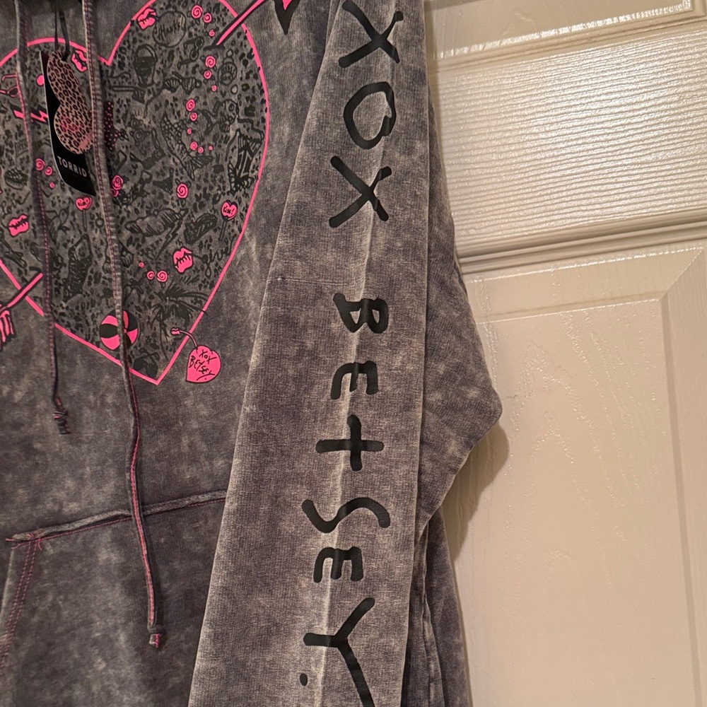 Betsy Johnson Torrid Gray Wash Arrow Heart Hoodie Dress Size 3X - Picture 6 of 11